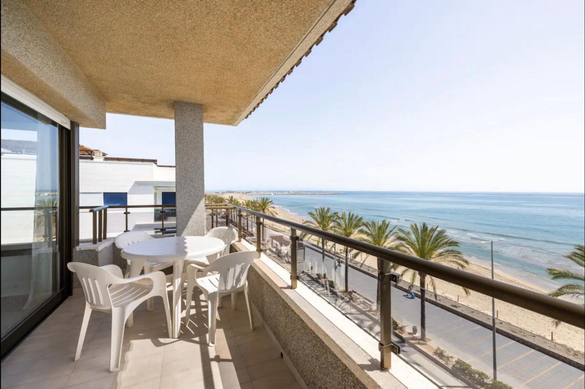 Beach Apartment In 卡拉费尔 外观 照片